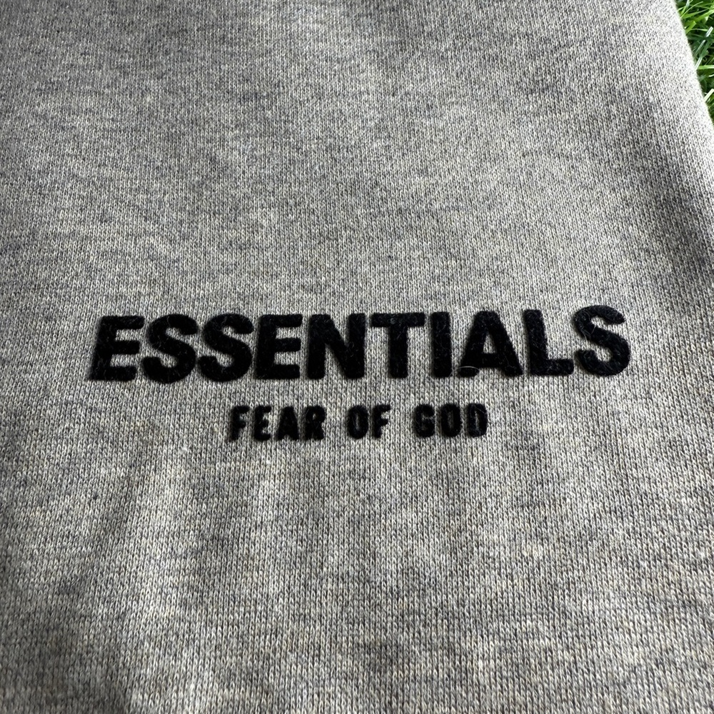 Fear Of God Essentials Dark Oatmeal SS22 Cuffed Sweatpants - Picture 5 of 13